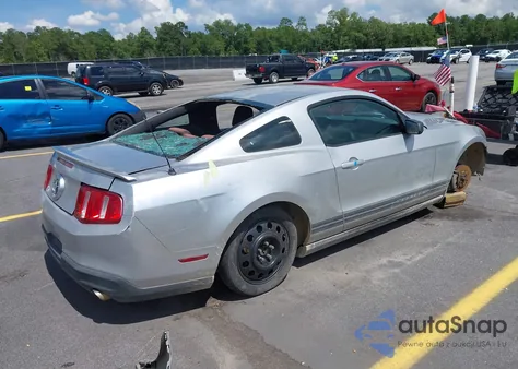 2010 Ford Mustang V6/V6 Premium z USA, uszkodzony, nr VIN 1ZVBP8AN4A5147985